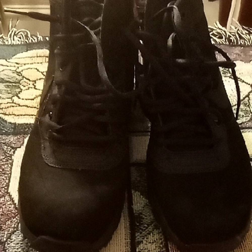 Mens Classic Black Athletic Shoes